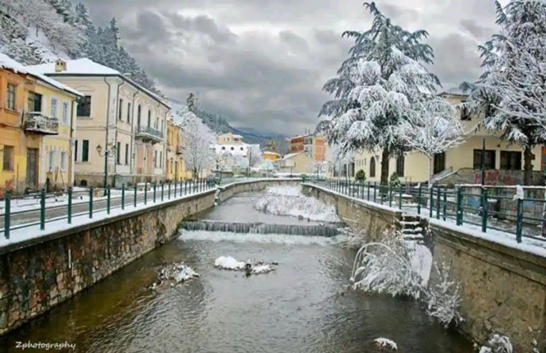 Center River Apartment Florina Luaran gambar
